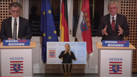 Minister Bouffier an der Kanzel