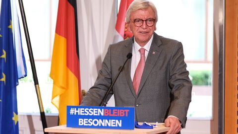 Ministerpräsident Bouffier am Rednerpult